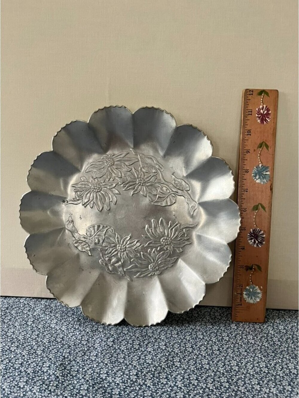 Vintage Farber & Shlevin Handwrought Aluminum Floral Bowl Scalloped Edge 11"